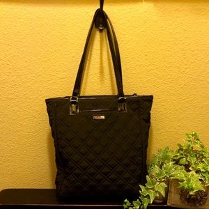 🎉50% Off Classic Vera Bradley Quilted Tote!!